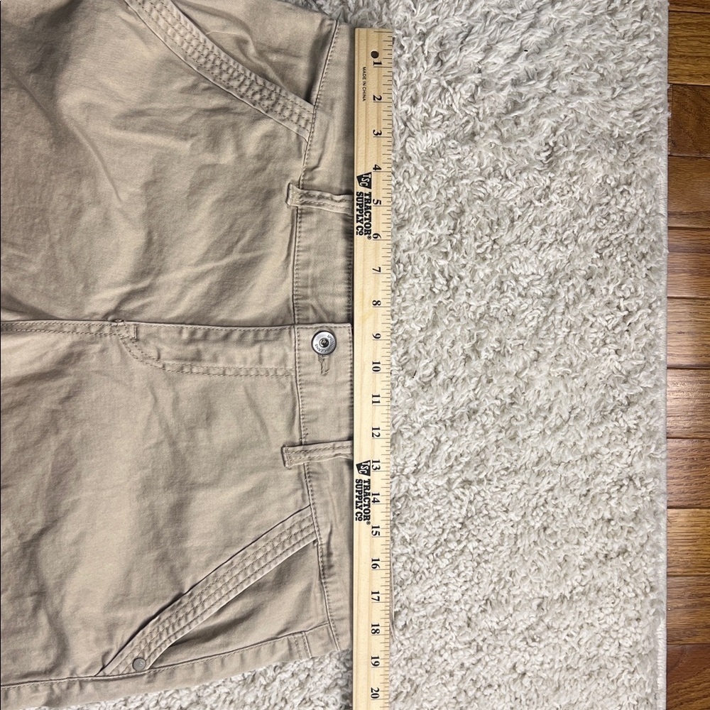 JUNIOR UNIONBAY LIGHT TAN SHORTS SIZE 17 GUC - Picture 8 of 9